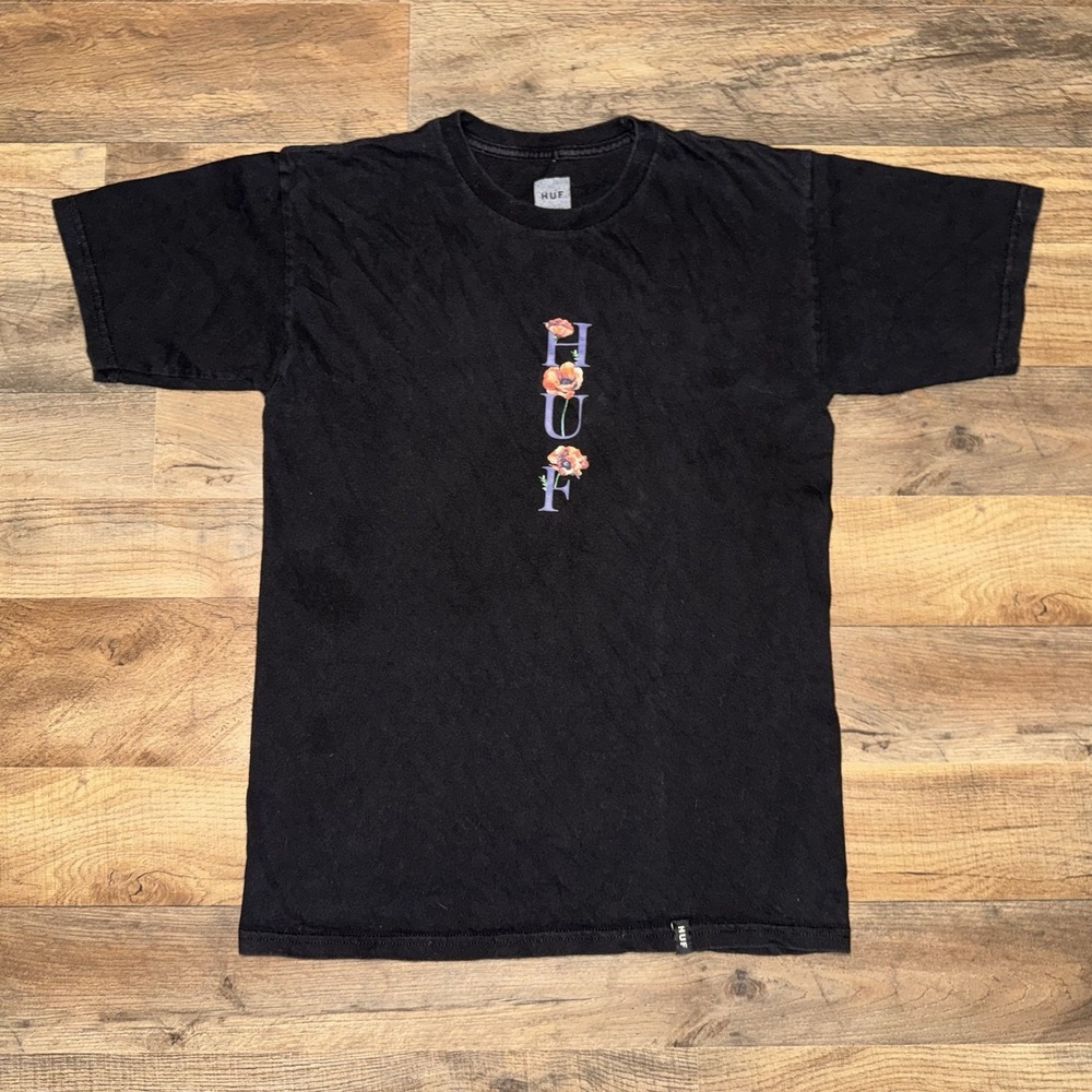 HUF Worldwide Since 2002 Black Purple Floral Size Small‎